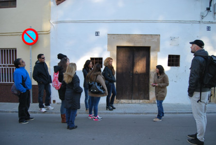 Rebent explicacions a l'ermita de Sant Antoni