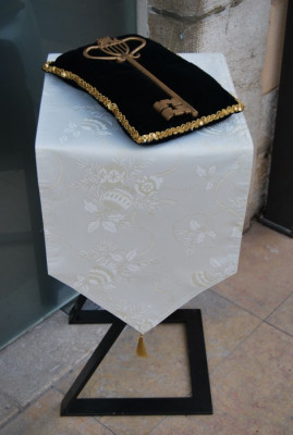 La clau de la vila esperant Ses Majestats