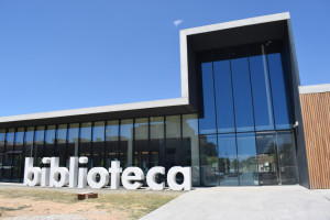 Entrada de la nova biblioteca