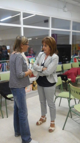 Mònica Miquel (alcaldessa) felicita a Rosa Fonoll (UC11-RCat)